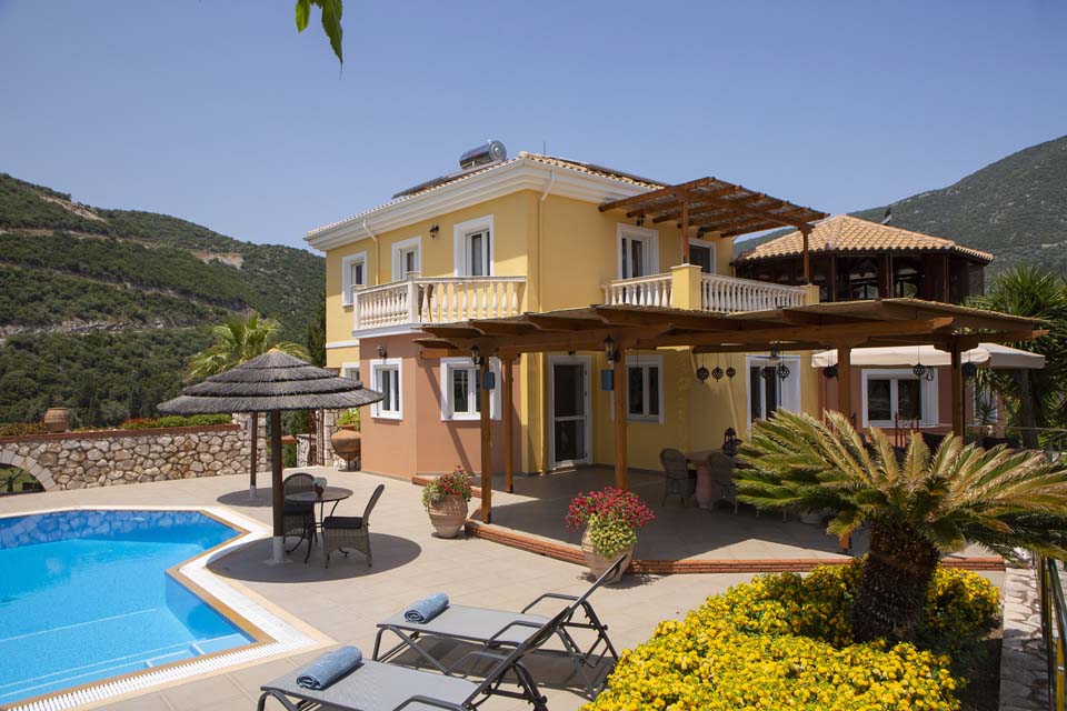 Villa Octavius pool and covered terrace