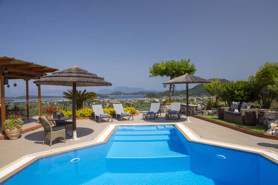 Villa Octavius pool with view to the islands